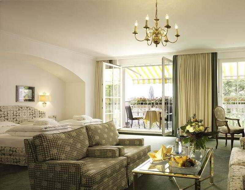Hotel Bayerischer Hof 린다우 외부 사진 A suite at the Hotel de Paris