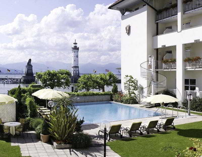 Hotel Bayerischer Hof 린다우 외부 사진 The hotel's swimming pool