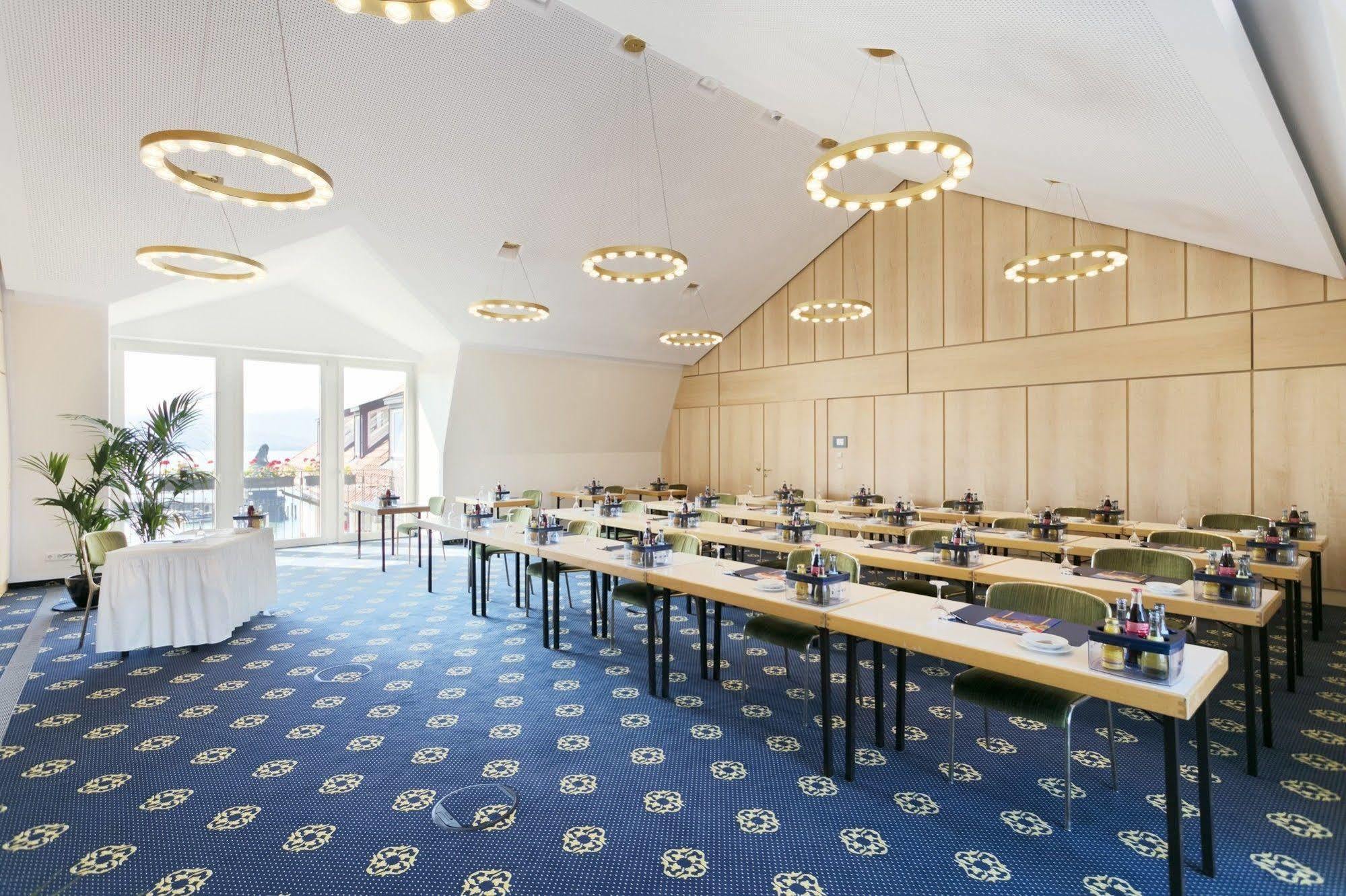 Hotel Bayerischer Hof 린다우 외부 사진 The conference room