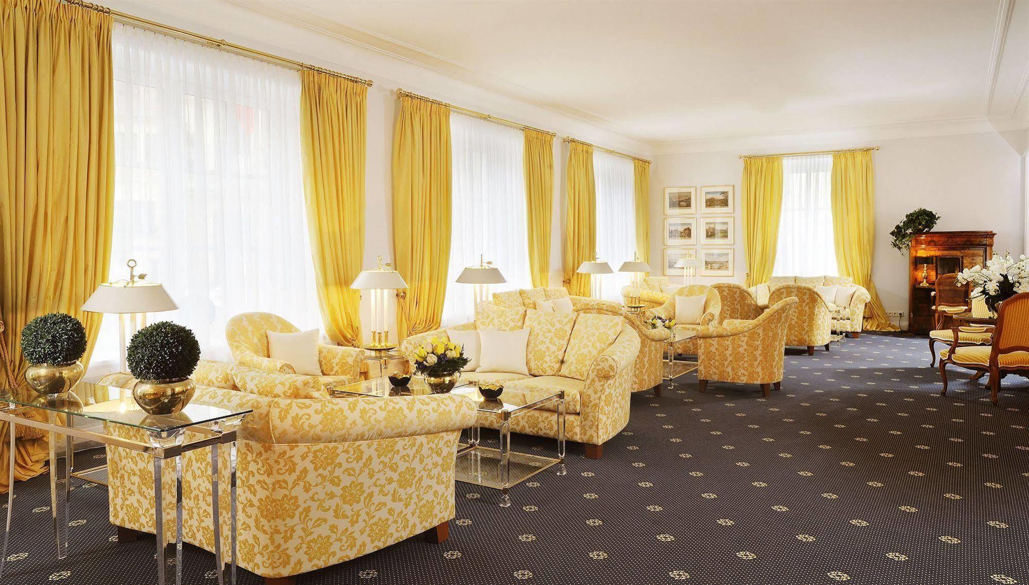Hotel Bayerischer Hof 린다우 외부 사진 The Yellow Lounge