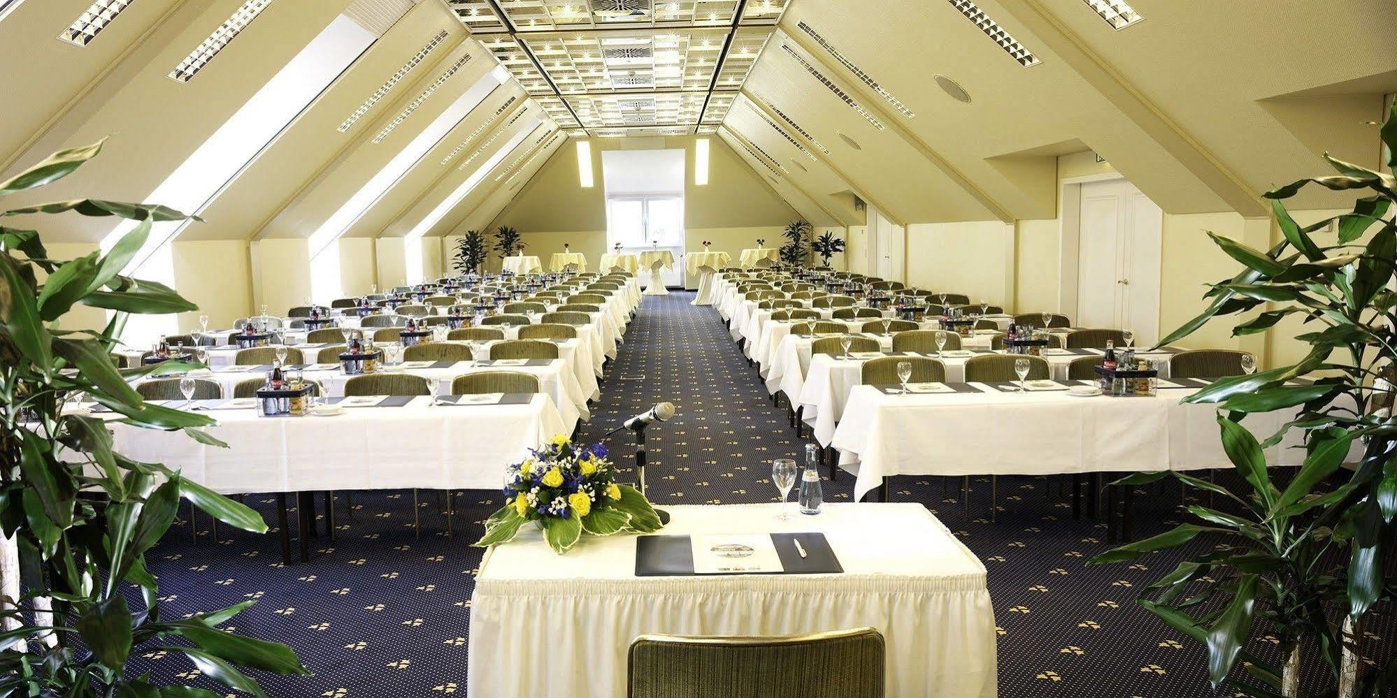 Hotel Bayerischer Hof 린다우 외부 사진 The conference centre