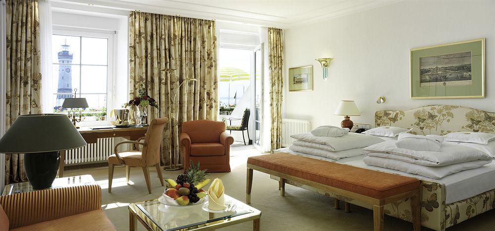 Hotel Bayerischer Hof 린다우 외부 사진 A typical hotel room